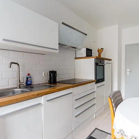 Apartment Gemuetliches Zuhause 2-zimmer-ferienwohnung Mit Geschirrspueler & Balkon Fuer Bis Zu 4 Personen