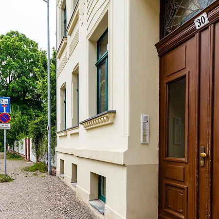 Gemuetliches Zuhause 2-zimmer-ferienwohnung Mit Geschirrspueler & Balkon Fuer Bis Zu 4 Personen Apartment Leipzig