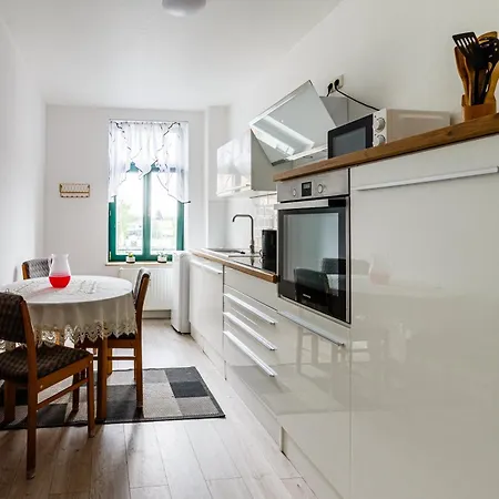 Apartment Gemuetliches Zuhause 2-zimmer-ferienwohnung Mit Geschirrspueler & Balkon Fuer Bis Zu 4 Personen *