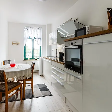 Gemuetliches Zuhause 2-zimmer-ferienwohnung Mit Geschirrspueler & Balkon Fuer Bis Zu 4 Personen Apartment